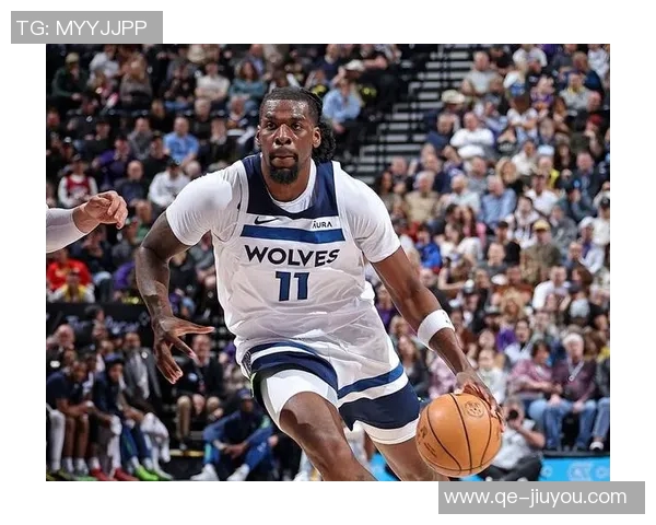 爱德华兹伤退传闻引发关注里德坚定表示他明天能上场比赛 爱德华兹伤退传闻引发关注里德坚定表示他明天能上场比赛