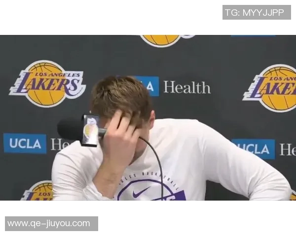 东契奇赛后拒绝媒体采访引发热议手感冰冷成焦点 东契奇赛后拒绝媒体采访引发热议手感冰冷成焦点